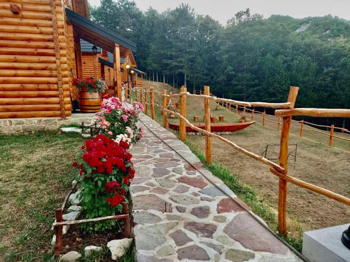 Forest&Lake Cottages Virpazar Extérieur photo