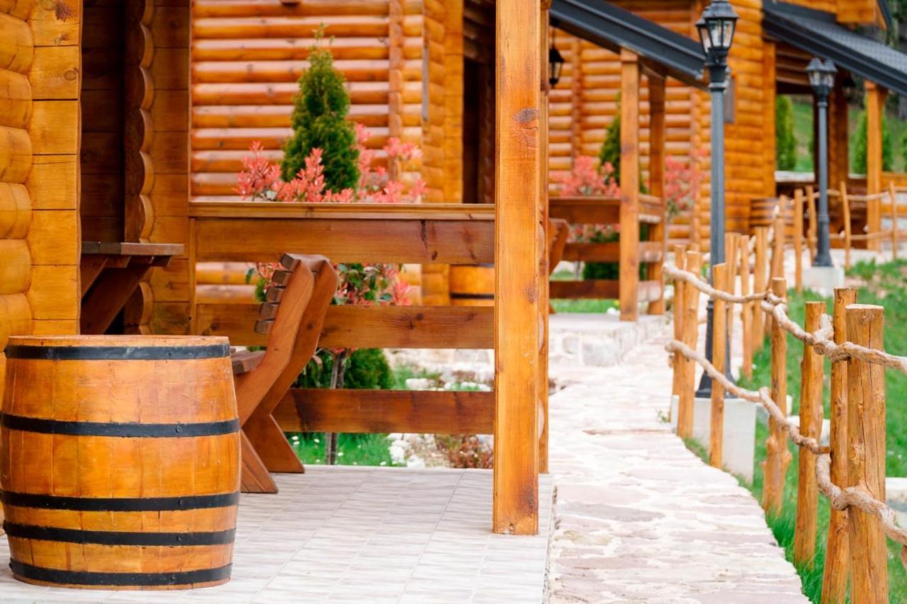 Forest&Lake Cottages Virpazar Extérieur photo